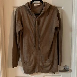 Caroline Grace sweater hoodie tan size M